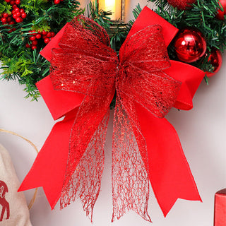 Roter Weihnachtskranz mit LED-Laterne