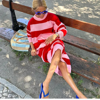 Damen-Strickkleid mit kontrastierendem Streifendruck | Langarm