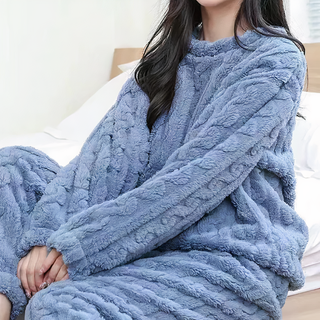 Kuschelige Pyjama-Set für Damen | Zweiteilig