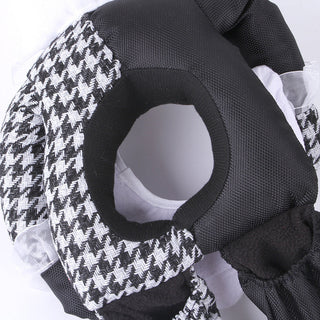 Hundekostüm im Clown-Stil