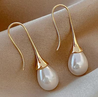 Elegante Perlen Hängeohrringe für Damen – Goldfarbene Ohrringe mit Tropfenperle