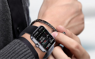 Smartwatch Mit Gesundheitstracking Und Fitnessfunktionen