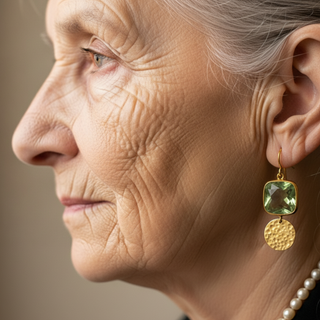 Elegante Damen Ohrringe in Gold Optik – Mit grünem Edelstein-Look