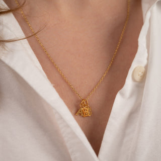 Damen Halskette mit Buchstaben – Initialen Kette mit Mehreren Anhängern in Goldoptik