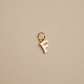 Damen Halskette mit Buchstaben – Initialen Kette mit Mehreren Anhängern in Goldoptik